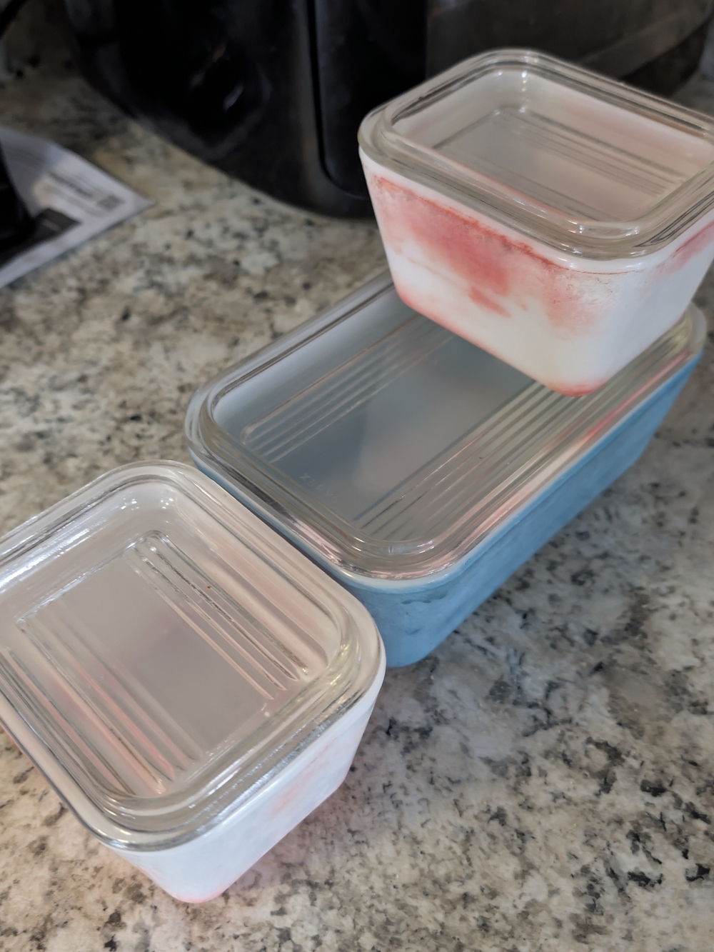 Pyrex Vintage Containers - Picture 3 of 3